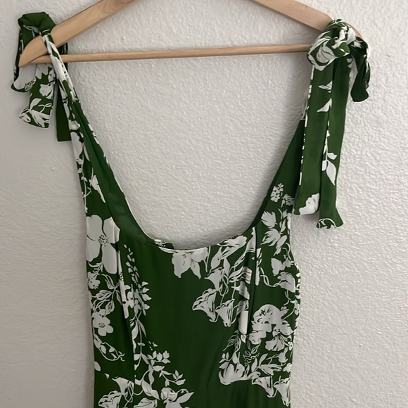 Reformation Twilight dress in green size 2 - Picture 6 of 8